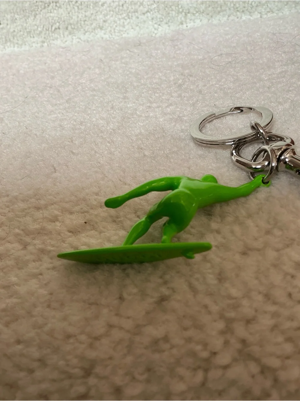 NEW IN BOX GUCCI NEON GREEN CERAMIC SILVER SURFER KEYCHAIN KEY RING FOB